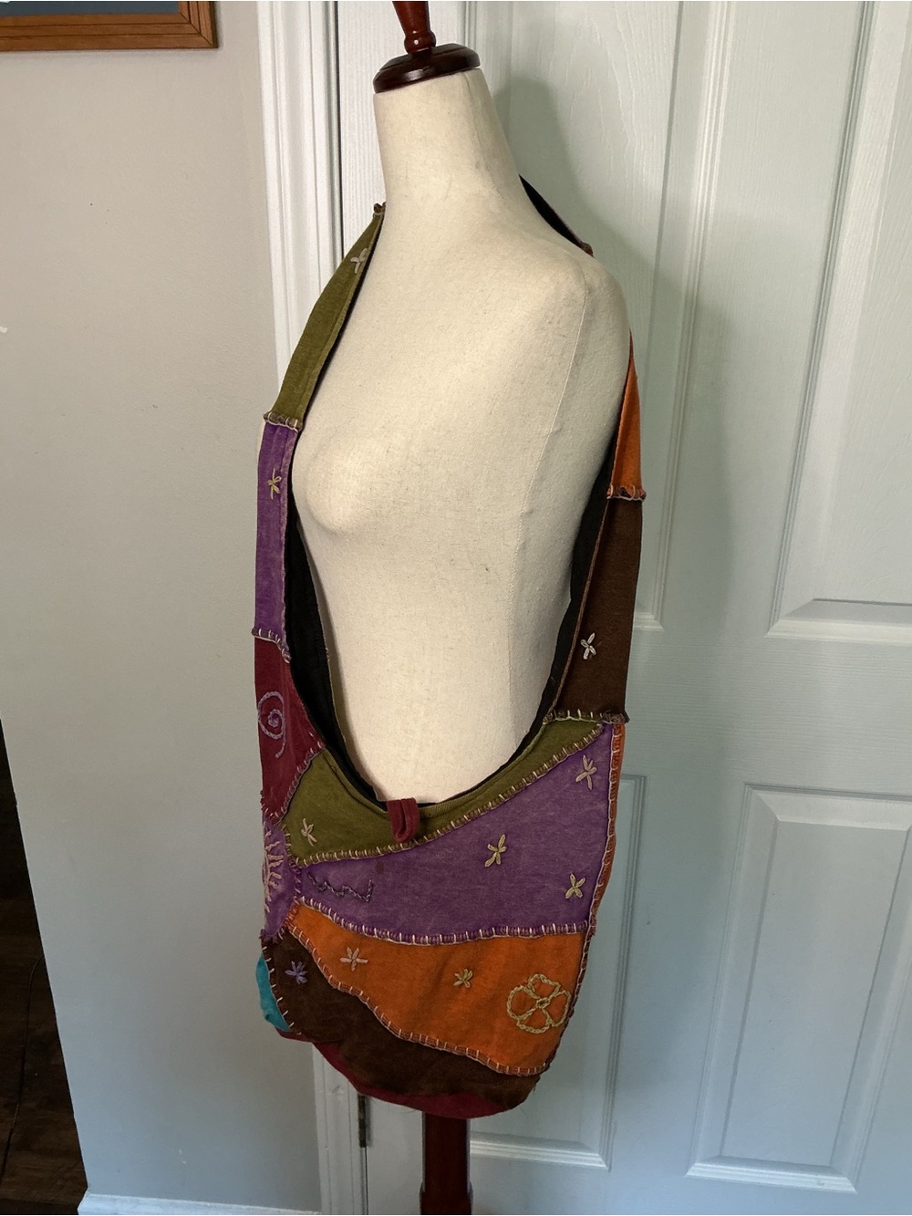 Patchwork Multicolor Embroidered Shoulder Bag - Picture 3 of 5